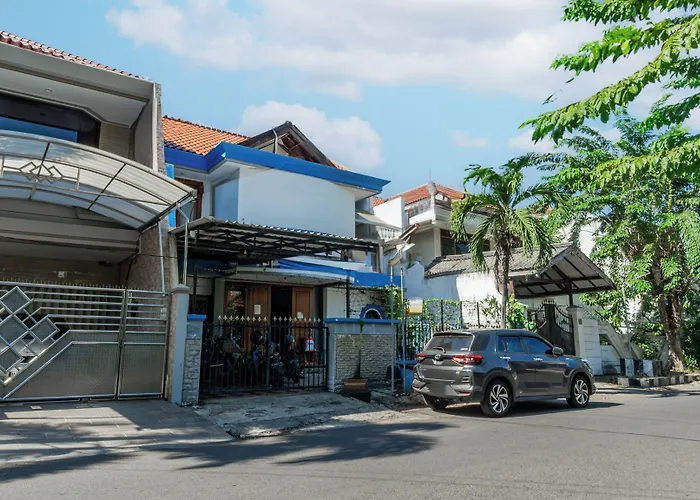 OYO Life 93978 Wisma Homestay Syariah Surabaya
